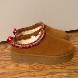 New Love chestnut Brown Slip-On Shoes platform mule clogs with Red Trim size 9.5